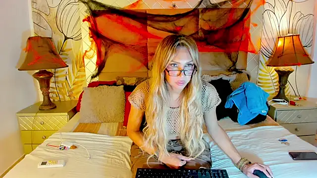 Snapshot of amazing_dolltsx chatting on October 21, 2025, 9:48 pm amazing dolltsx online show from October 21, 2025, 9:48 pm