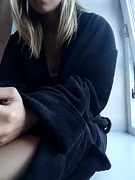 fofinhaa12 online show from September 16, 2025, 5:14 pm