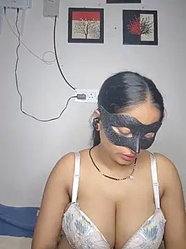 Snapshot of bigtitsqueen chatting on May 22, 2026, 3:24 am bigtitsqueen online show from May 22, 2026, 3:24 am
