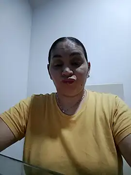 MirandaSoto online show from April 19, 2026, 5:18 am