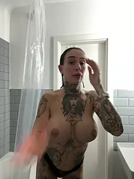 Snapshot of Lxena chatting on December 3, 2025, 12:07 am Lxena online show from December 3, 2025, 12:07 am