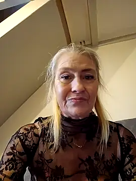 lisalustjouw online show from January 9, 2025, 12:19 pm