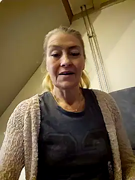 lisalustjouw online show from January 14, 2025, 9:02 am