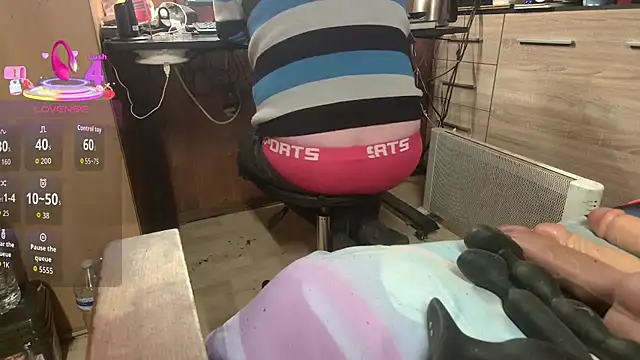 misteryman1956 online show from December 22, 2025, 5:54 pm