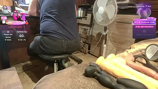 Snapshot of misteryman1956 chatting on July 13, 2026, 5:10 am misteryman1956 online show from July 13, 2026, 5:10 am