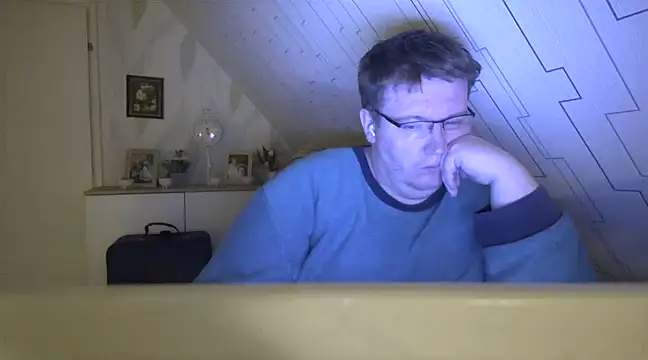 der alex38 online show from February 9, 2025, 10:32 pm