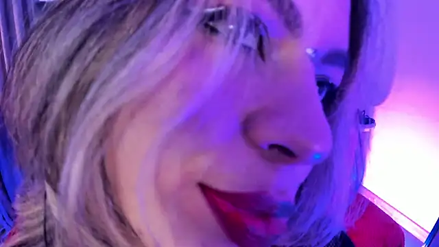 delilah fix online show from February 16, 2026, 9:22 pm