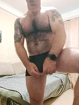 Snapshot of Crek666 chatting on July 19, 2026, 4:05 am Crek666 online show from July 19, 2026, 4:05 am