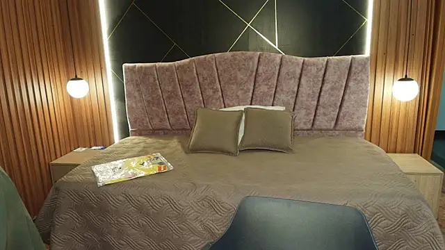 NatashaMason  online show from May 26, 2026, 7:32 pm