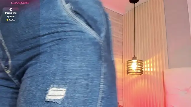 nicole  parker1 online show from February 22, 2025, 4:19 pm