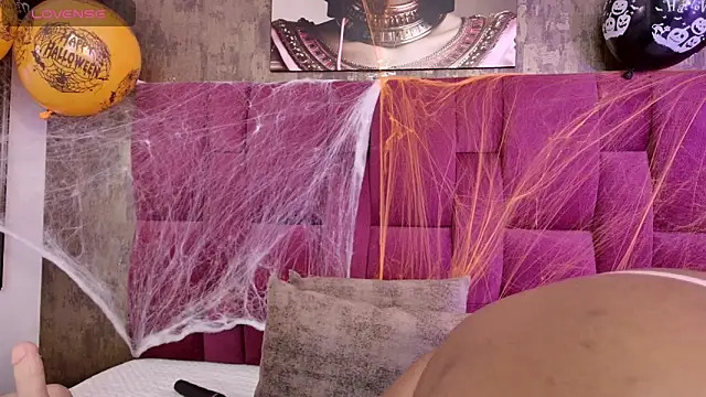 nicole  parker1 online show from October 29, 2025, 7:04 pm