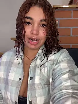 Snapshot of Anny_arango_ chatting on February 5, 2025, 3:23 am Anny arango  online show from February 5, 2025, 3:23 am