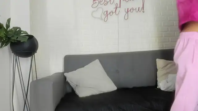 karina gomez 18 online show from February 17, 2026, 11:29 am