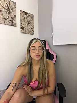 Issabela G1 online show from April 7, 2026, 2:01 am