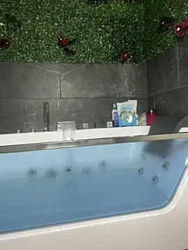 Snapshot of Luluof chatting on February 11, 2025, 5:47 am Luluof online show from February 11, 2025, 5:47 am