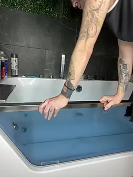 Snapshot of Luluof chatting on February 17, 2025, 12:38 pm Luluof online show from February 17, 2025, 12:38 pm