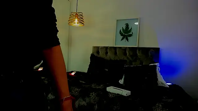 Nami sunny online show from September 16, 2025, 6:53 pm