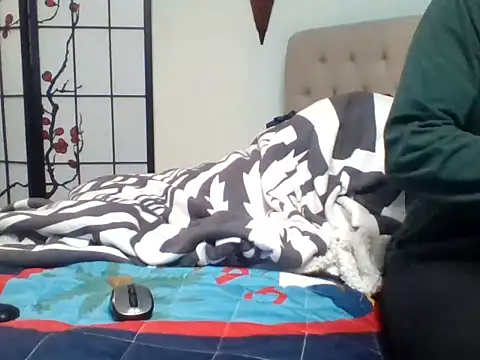 Snapshot of Curved4Pleasure chatting on March 11, 2025, 8:20 pm Curved4Pleasure online show from March 11, 2025, 8:20 pm