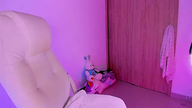 Snapshot of Cheelsea_ chatting on February 24, 2025, 1:57 am Cheelsea  online show from February 24, 2025, 1:57 am