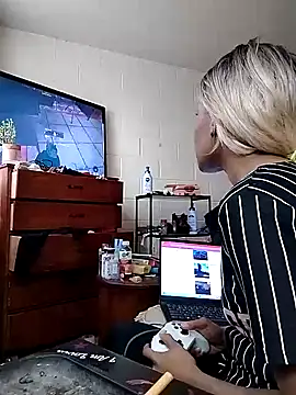 Snapshot of TickleMeKink chatting on February 12, 2025, 4:22 pm TickleMeKink online show from February 12, 2025, 4:22 pm