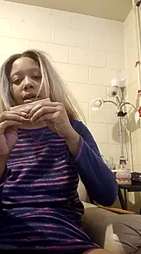 Snapshot of TickleMeKink chatting on February 19, 2025, 7:06 am TickleMeKink online show from February 19, 2025, 7:06 am