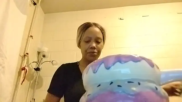 Snapshot of TickleMeKink chatting on February 20, 2025, 9:44 am TickleMeKink online show from February 20, 2025, 9:44 am