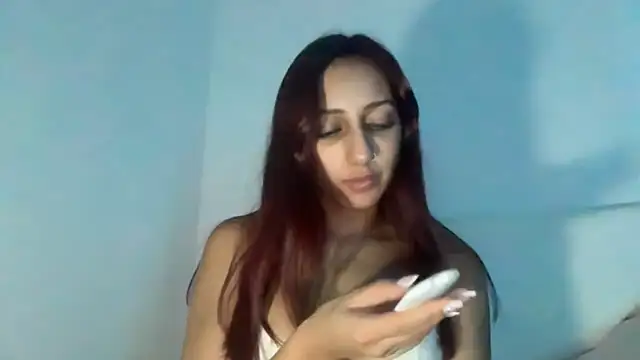 julialupato1606 online show from October 21, 2025, 8:20 pm