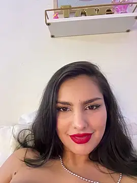 Snapshot of Maddy_Rouse_ chatting on March 14, 2025, 4:32 am Maddy Rouse  online show from March 14, 2025, 4:32 am