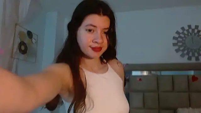 zoecruzz online show from March 6, 2025, 8:16 pm