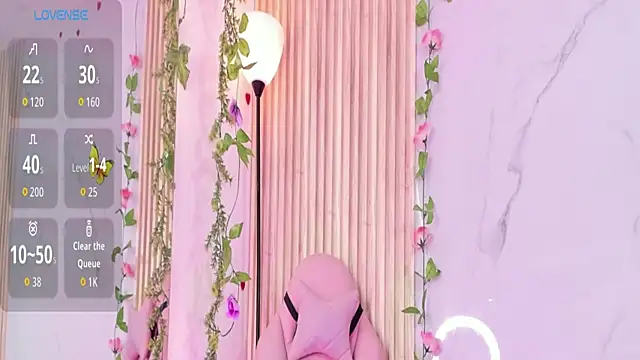 Snapshot of Aria_montgomeri chatting on December 15, 2025, 2:32 pm Aria montgomeri online show from December 15, 2025, 2:32 pm