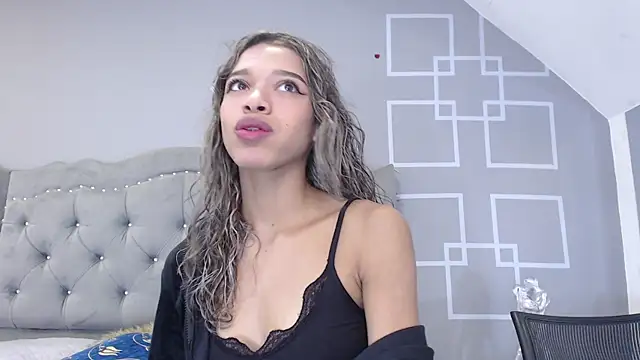 BritneyCollins online show from February 9, 2025, 4:40 pm