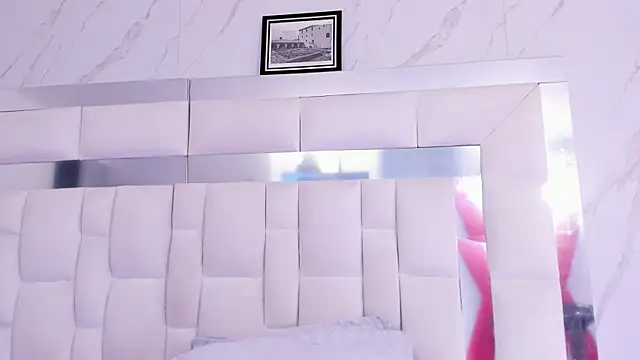 BritneyCollins online show from September 17, 2025, 11:56 am