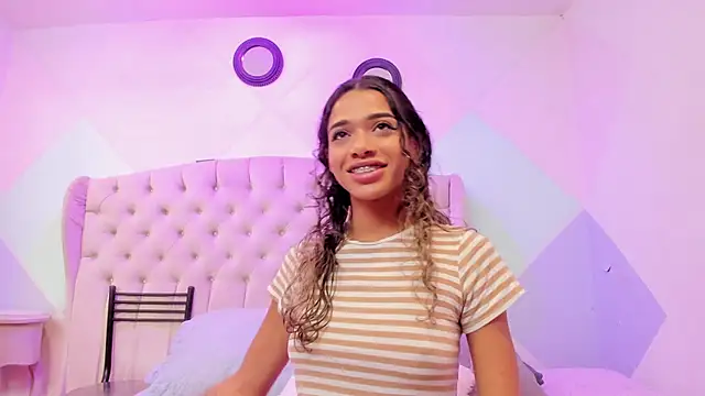 Snapshot of BritneyCollins chatting on January 17, 2026, 11:37 am BritneyCollins online show from January 17, 2026, 11:37 am