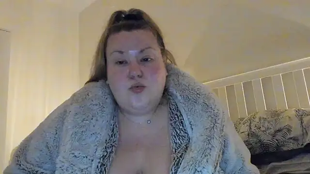 Busty-BBW-Emilie online show from March 3, 2025, 2:26 am