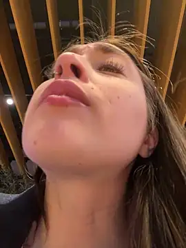 Holly Play online show from December 17, 2024, 12:22 pm