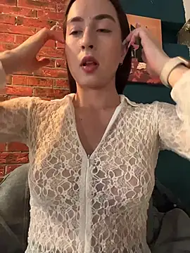 Holly Play online show from July 15, 2026, 9:58 am