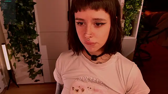 MichaellaMoon online show from April 15, 2026, 6:48 pm