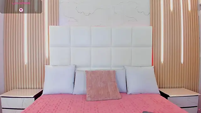 Iris Thompson  online show from March 10, 2026, 4:06 am