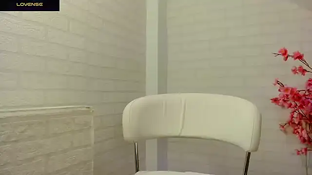 kymberly 008 online show from November 11, 2025, 8:31 pm