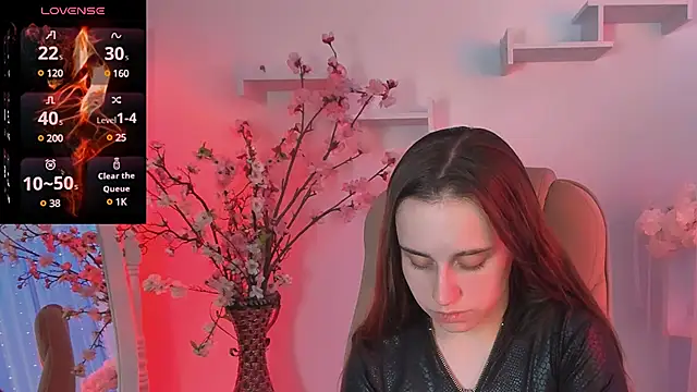 Dolly  Queen  online show from December 3, 2024, 8:17 pm