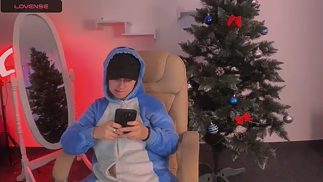 Dolly  Queen  online show from December 8, 2024, 8:15 pm