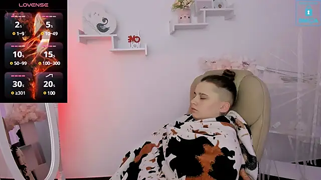 Dolly  Queen  online show from January 31, 2025, 12:17 am