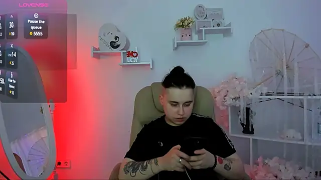 Dolly  Queen  online show from March 7, 2025, 11:27 pm