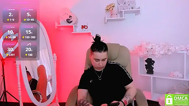 Dolly  Queen  online show from March 16, 2025, 3:14 am