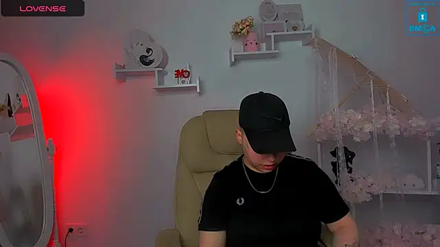 Dolly  Queen  online show from March 21, 2025, 9:56 pm