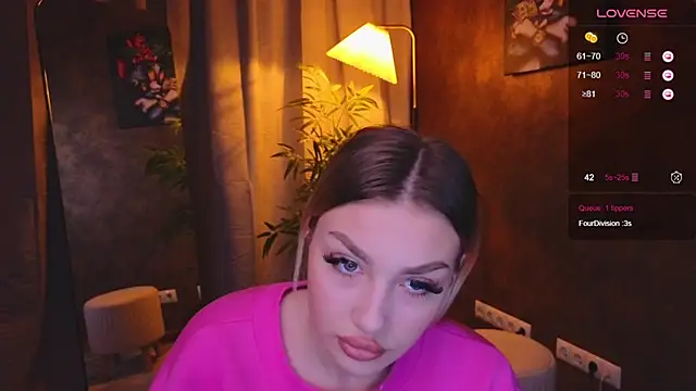 Snapshot of Ella_Milla chatting on January 5, 2025, 12:42 pm Ella Milla online show from January 5, 2025, 12:42 pm