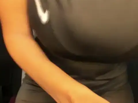 YummyDuooo online show from January 21, 2025, 6:12 pm