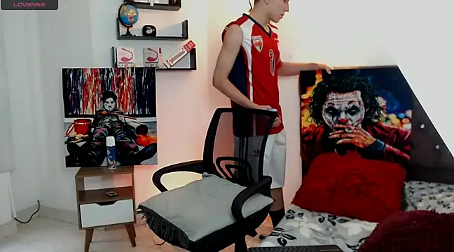 flowers18 online show from March 12, 2025, 10:17 pm