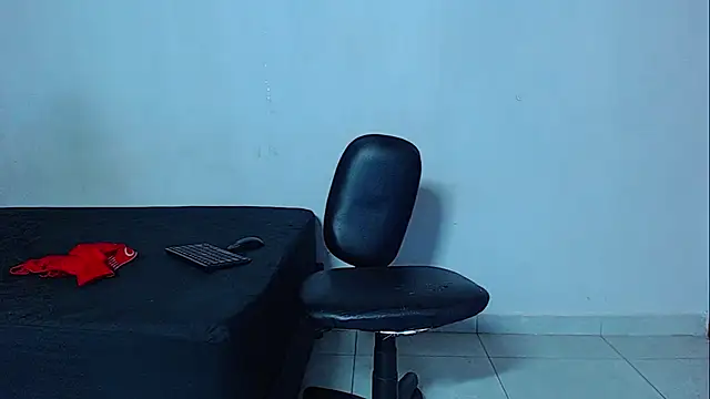 mikecoper 23 online show from February 4, 2026, 1:50 pm