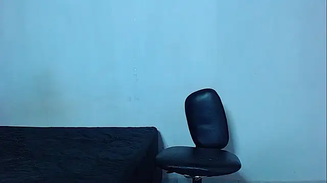 mikecoper 23 online show from April 7, 2026, 1:06 am